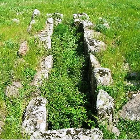 Nuraghe Ruiu & *