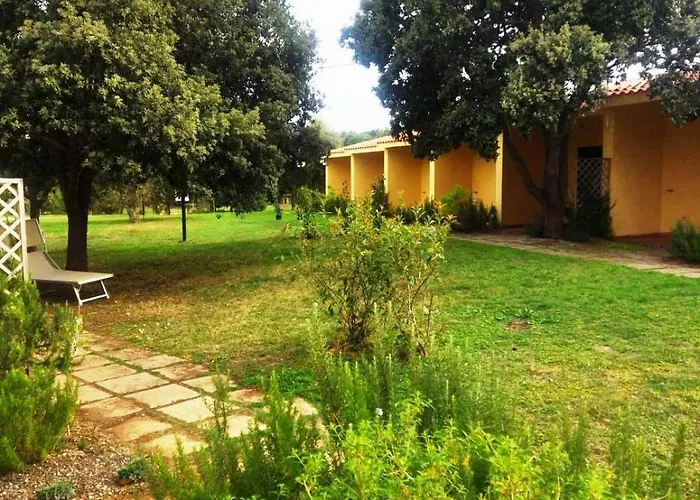 Nuraghe Ruiu & *